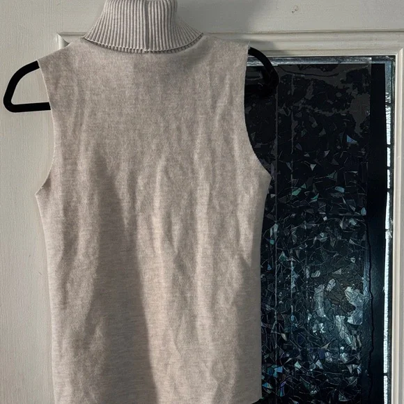 NWT Zara Sleeveless Turtleneck Sweater - Cream - Picture 5 of 9
